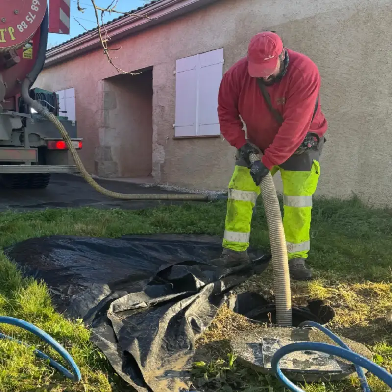 Qui appeler en cas de canalisations bouchées dans le Gers ? 2 debouchage gers fuites canalisation bouchee