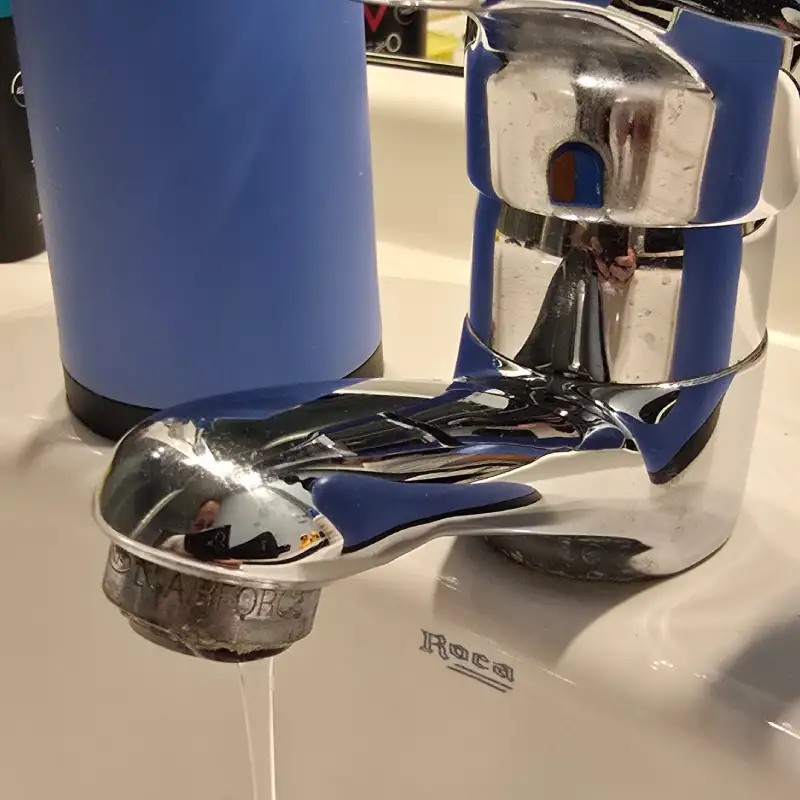 Gestes de précaution : des conseils pour éviter les fuites d’eau dans votre habitation 2 robinet eviter fuite gers fuites